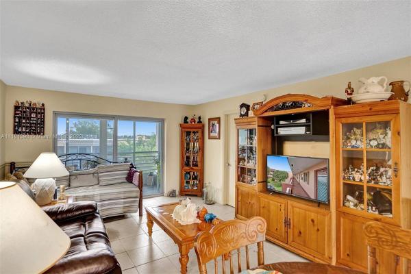 Sunrise Lakes 3, 9601 Sunrise Lakes Blvd #304, Sunrise, Florida 33322, image 1
