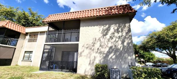 9724 Hammocks Blvd #201, The Hammocks, Florida 33196, image 2