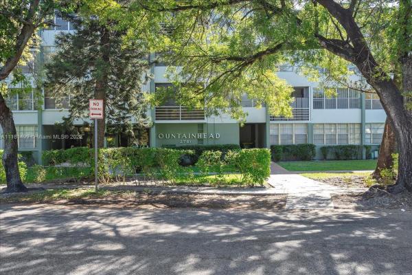 Watergate, 2781 Taft St #308, Hollywood, Florida 33020, image 2