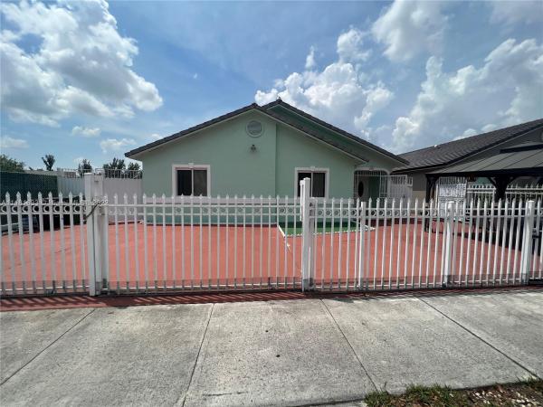 Christys, 7402 W 32nd Ave, Hialeah, Florida 33018, image 1