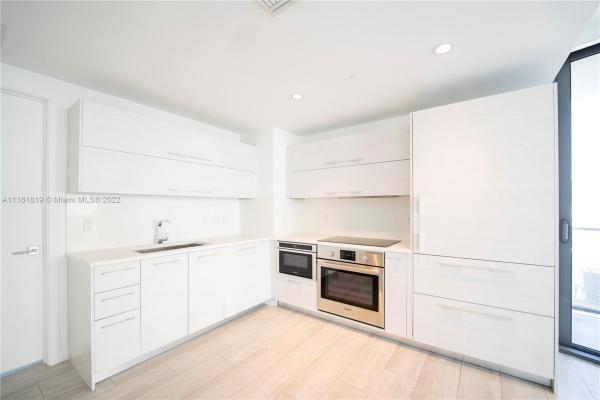 Brickell Heights East, 45 SW 9th St #1201, Miami, Florida 33130, image 2