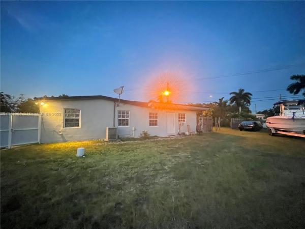 Westwood Lakes Residential, 11210 SW 47th St, Westwood Lakes, Florida 33165, image 2