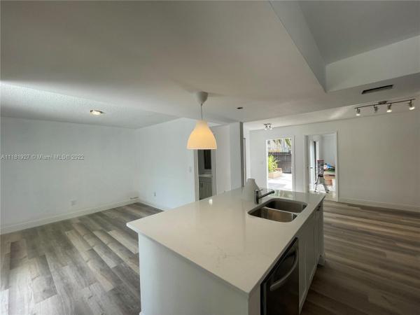 Snapper Creek Townhouses, 11126 SW 70th Ter, Kendall, Florida 33173, image 2