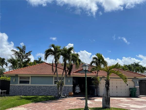 3031 SW 134th Ct, Tamiami, Florida 33175, image 2