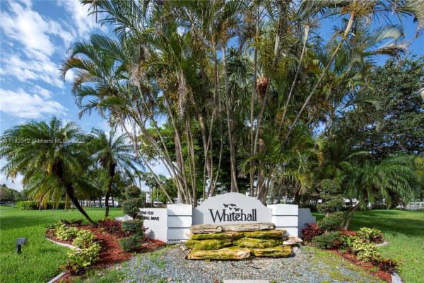 Whitehall Of Pine Island Ridge, 1530 Whitehall Dr #305, Davie, Florida 33324, image 2