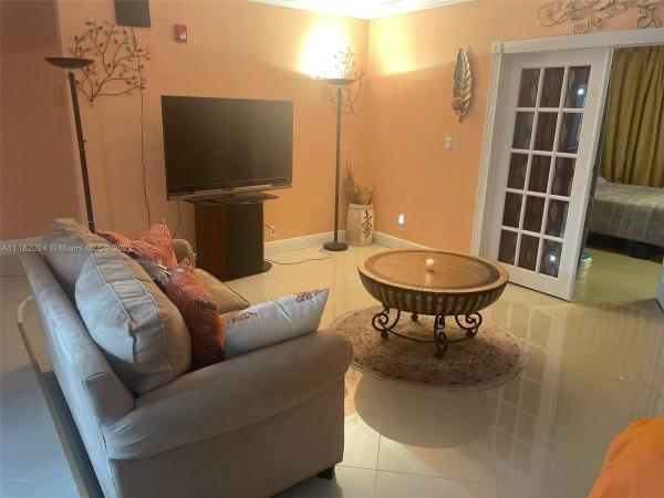 Oriole Estates, Lauderdale Lakes, Florida 33309, image 2