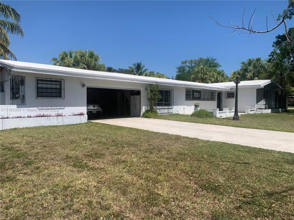 Royal Palm Manor, 7201 SW 76th St, Glenvar Heights, Florida 33143, image 2