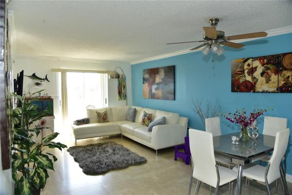 Valencia Towers, 6130 W 21st Ct #404, Hialeah, Florida 33016, image 1