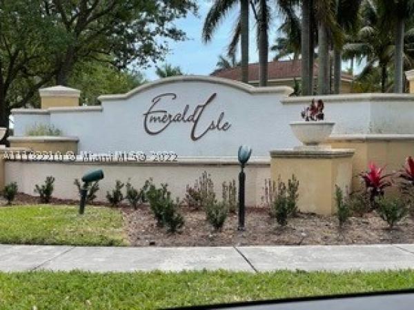 Emerald Isle At Laguna Lakes, 4241 San Marino Blvd #202, West Palm Beach, Florida 33409, image 1