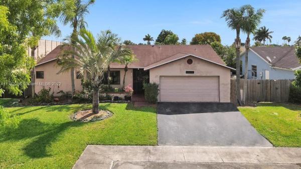 Meadow Wood Manor, 25855 SW 125th Ct, Goulds, Florida 33032, image 2