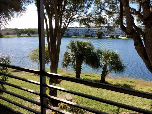 Lake Park, 920 NE 199th St #2P/215, Ives Estates, Florida 33179, image 1