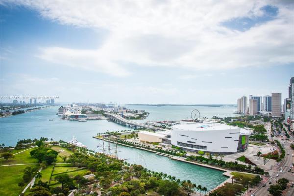 Ten Museum Park Residential, 1040 Biscayne Blvd #2701, Miami, Florida 33132, image 2