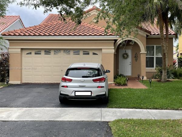 Springside Lake, 944 Falling Water Rd, Weston, Florida 33326, image 1