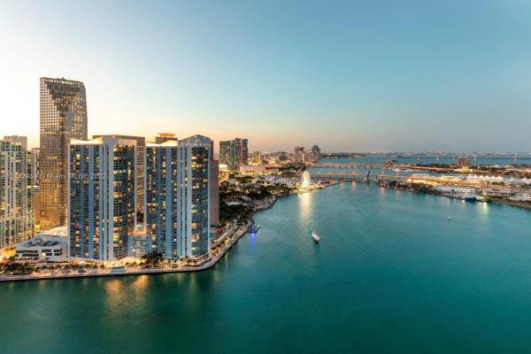 Three Tequesta Point, 848 Brickell Key Dr #4204, Miami, Florida 33131, image 2