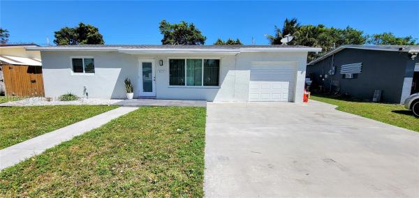 Driftwood Plaza, 6311 Liberty St, Hollywood, Florida 33024, image 2