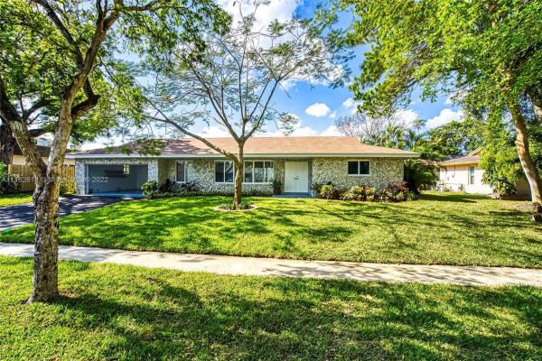 Lakeview Estates, 6610 SW 20th St, Plantation, Florida 33317, image 1