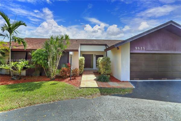 Calusa Club Estates, 9625 E Calusa Club Dr, The Crossings, Florida 33186, image 2