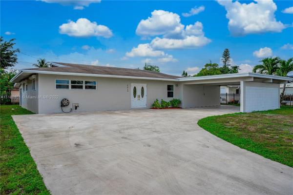 Carol City Gardens, 4010 NW 188th St, Miami Gardens, Florida 33055, image 2