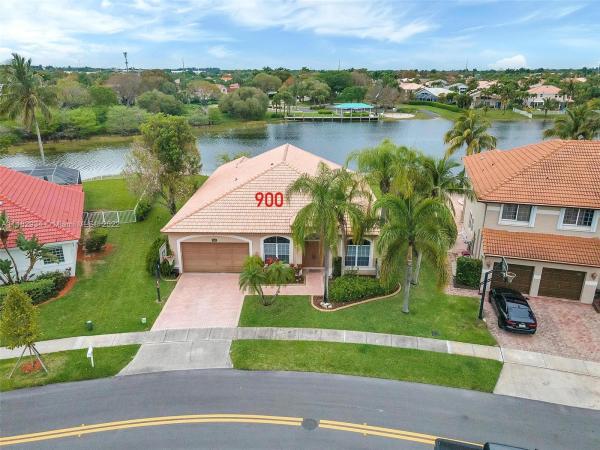 The Enclave At Silver Lakes, 900 NW 180th Ave, Pembroke Pines, Florida 33029, image 1