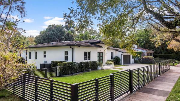 Coral Gables Country Club, 824 Anastasia Ave, Coral Gables, Florida 33134, image 2