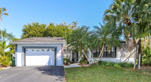 Homestead Lakes Tennessee East, 1537 Flamingo Ct, Homestead, Florida 33035, image 2