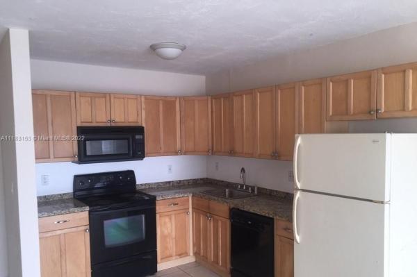 Oxford Court, 13655 NE 10th Ave #210, North Miami, Florida 33161, image 1