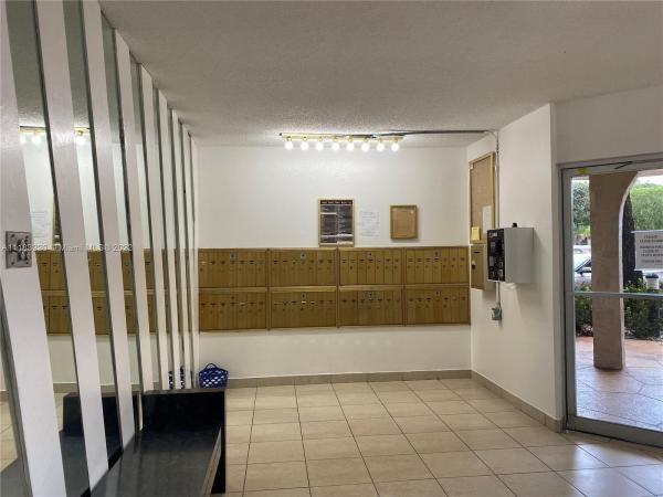 The Falls Of Inverrary, 6061 N Falls Cir Dr #111, Fort Lauderdale, Florida 33319, image 1