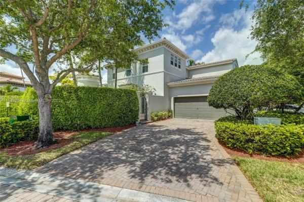 Admirals Cove, 827 E Spinnaker Dr E, Hollywood, Florida 33019, image 1