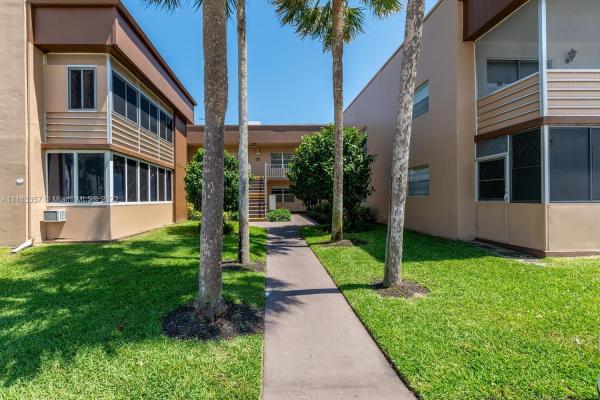 Burgundy At Kings Point, 640 N Burgundy N #640, Delray Beach, Florida 33484, image 2