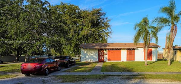15423 SW 102nd Pl, Palmetto Estates, Florida 33157, image 2