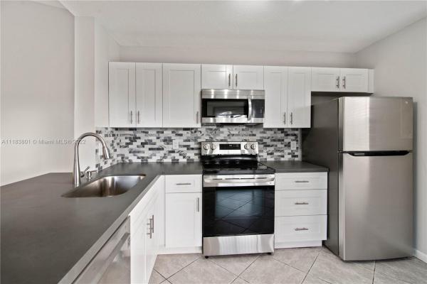 Lakeshore, 1197 Washington Cir #1197A, Homestead, Florida 33034, image 2