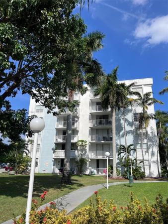 Montecarlo, 486 NW 165th St Rd #B106, Golden Glades, Florida 33169, image 2