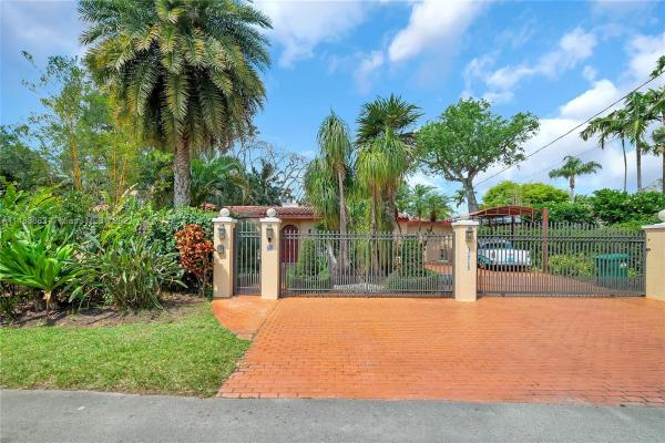 4516 SW 64th Ct, Unincorporated Dade County, Florida 33155, image 2