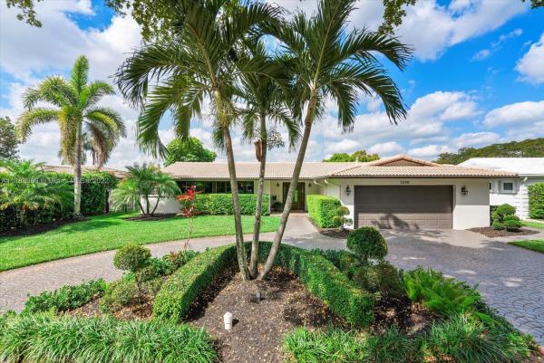 Miami Lakes Residential, 7270 S Miami Lakeway S, Miami Lakes, Florida 33014, image 2