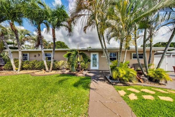 Miami Gardens Manor, 4821 NW 195th Ter, Miami Gardens, Florida 33055, image 2