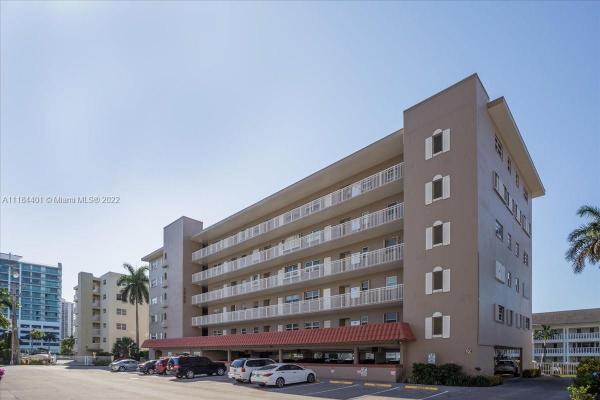 Hawthorne Manor, 2880 NE 33rd Ct #204, Fort Lauderdale, Florida 33306, image 1