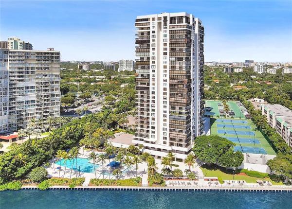 Brickell Bay Club, 2333 Brickell Ave #1808, Miami, Florida 33129, image 2