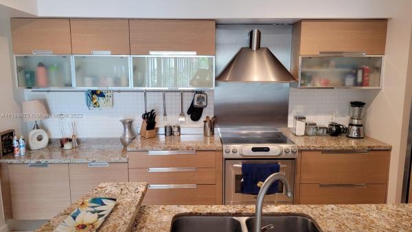 Porto Bellagio, 17100 N Bay Rd #1501, Sunny Isles Beach, Florida 33160, image 2