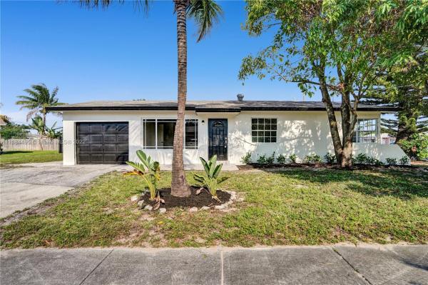 Pine Beach Estates, 4300 NE 7th Ter, Deerfield Beach, Florida 33064, image 1