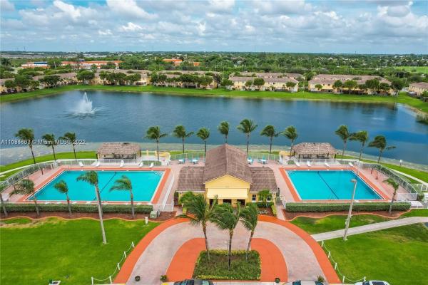 Shoma Townhomes At Keys Cove, 2816 SE 15th Rd #27, Homestead, Florida 33035, image 2
