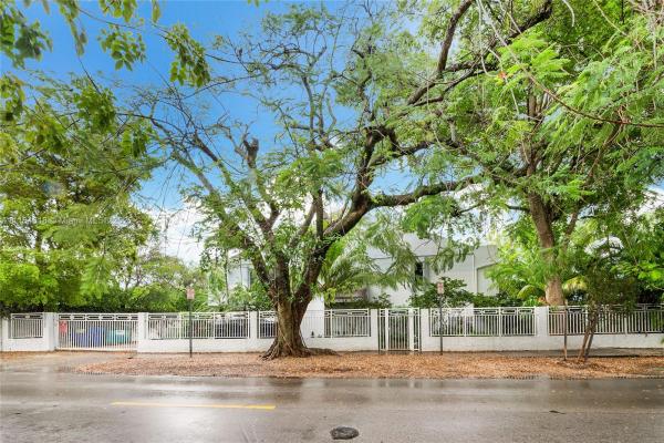 Grove Townhouses, 3025 Mary St #6, Miami, Florida 33133, image 2