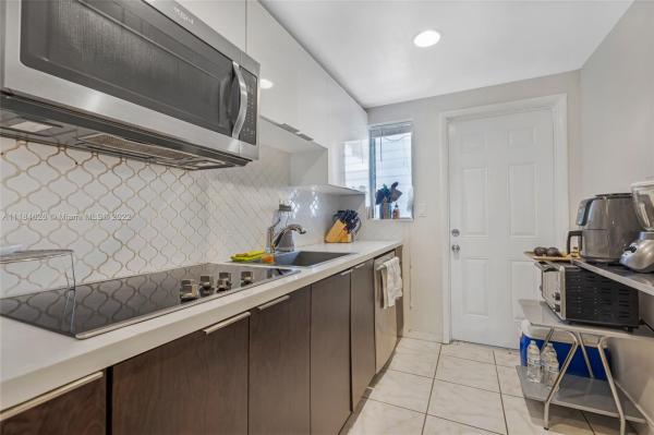 Floridian Arms, 1430 NE 170th St #322, North Miami Beach, Florida 33162, image 1