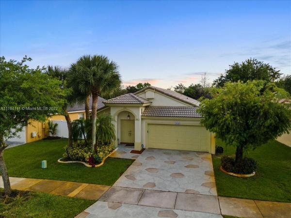 Walden Lake, 20484 SW 5th St, Pembroke Pines, Florida 33029, image 1
