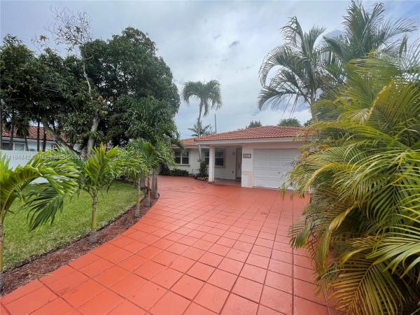 Coral Villas, 6571 SW 28th St, Coral Terrace, Florida 33155, image 2