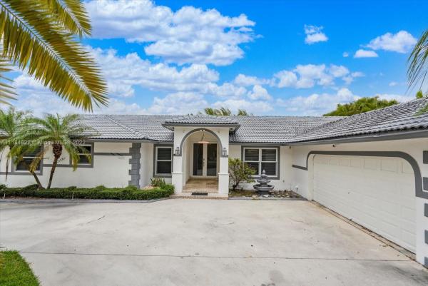 Kings Grant East, 14861 SW 160th St, Richmond West, Florida 33187, image 1