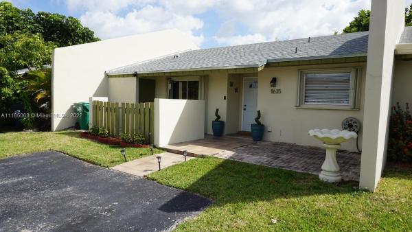 Devon Aire Villas, 11635 SW 125th Ct #11635, The Crossings, Florida 33186, image 2