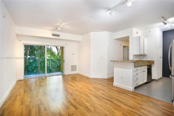 Valencia, 6001 SW 70th St #314, South Miami, Florida 33143, image 2