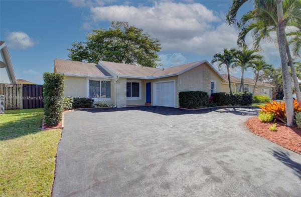 Windward Isle, 11740 NW 42nd St, Sunrise, Florida 33323, image 2