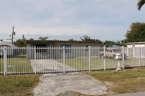Leisure City Residential, 14775 Leisure Dr, Leisure City, Florida 33033, image 2