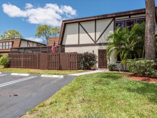 Weybridge Townhomes, 148 Weybridge Cir #C, Royal Palm Beach, Florida 33411, image 1